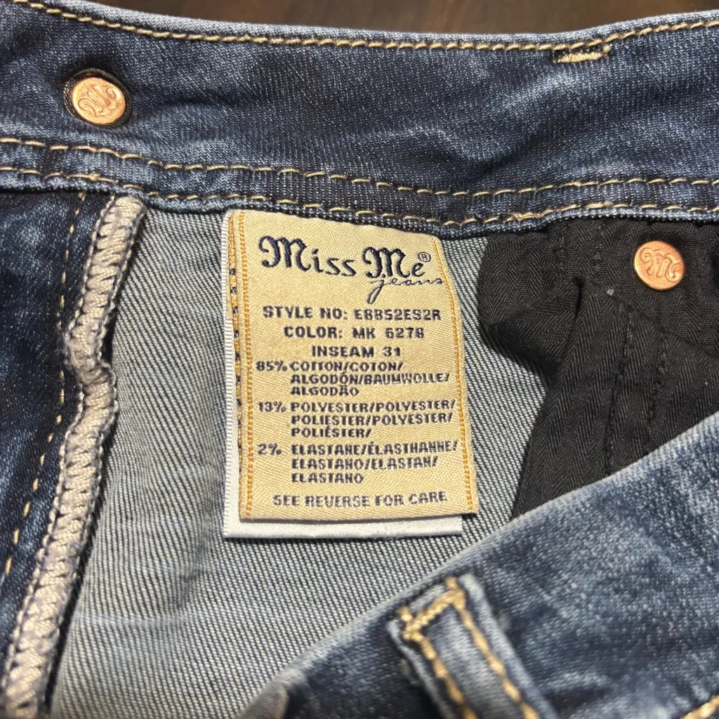 Miss Me Junior's Medium Wash Slim Beaded Skinny Leg Blue Denim Jeans Size 27 - Image 6