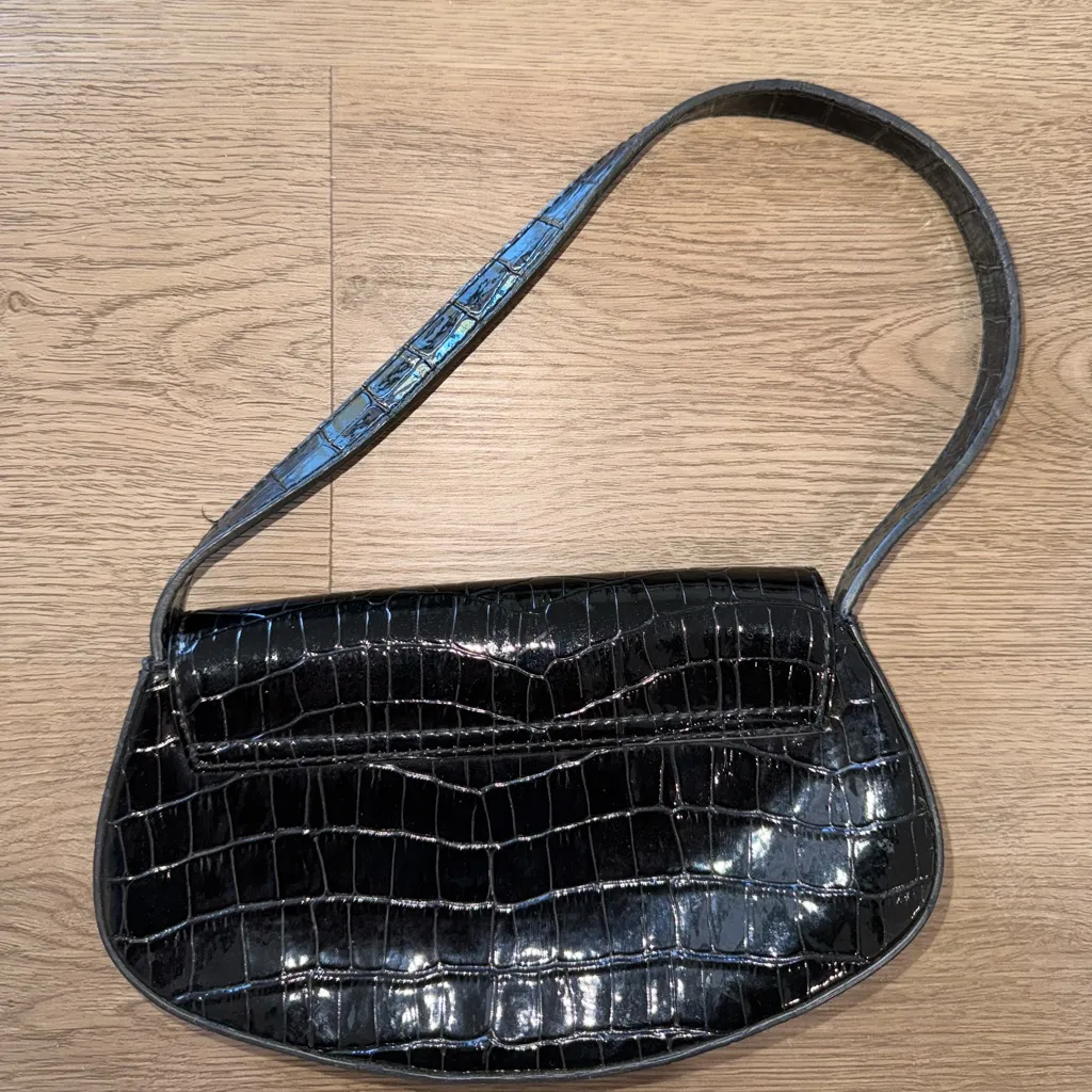 Guess Vintage Y2K Glossy Black Croc Embossed Patent Shoulder Baguette Purse - Image 5