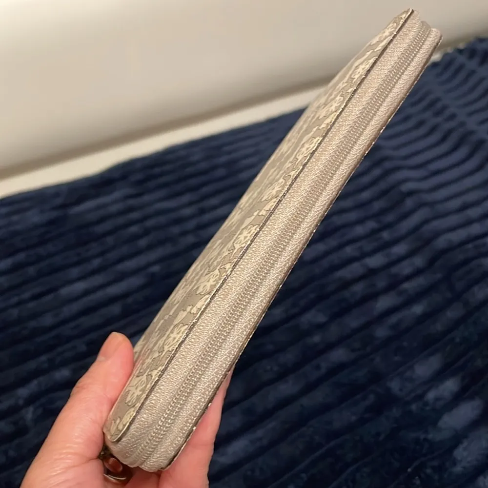 CELINE  Zippy Wallet - Image 6