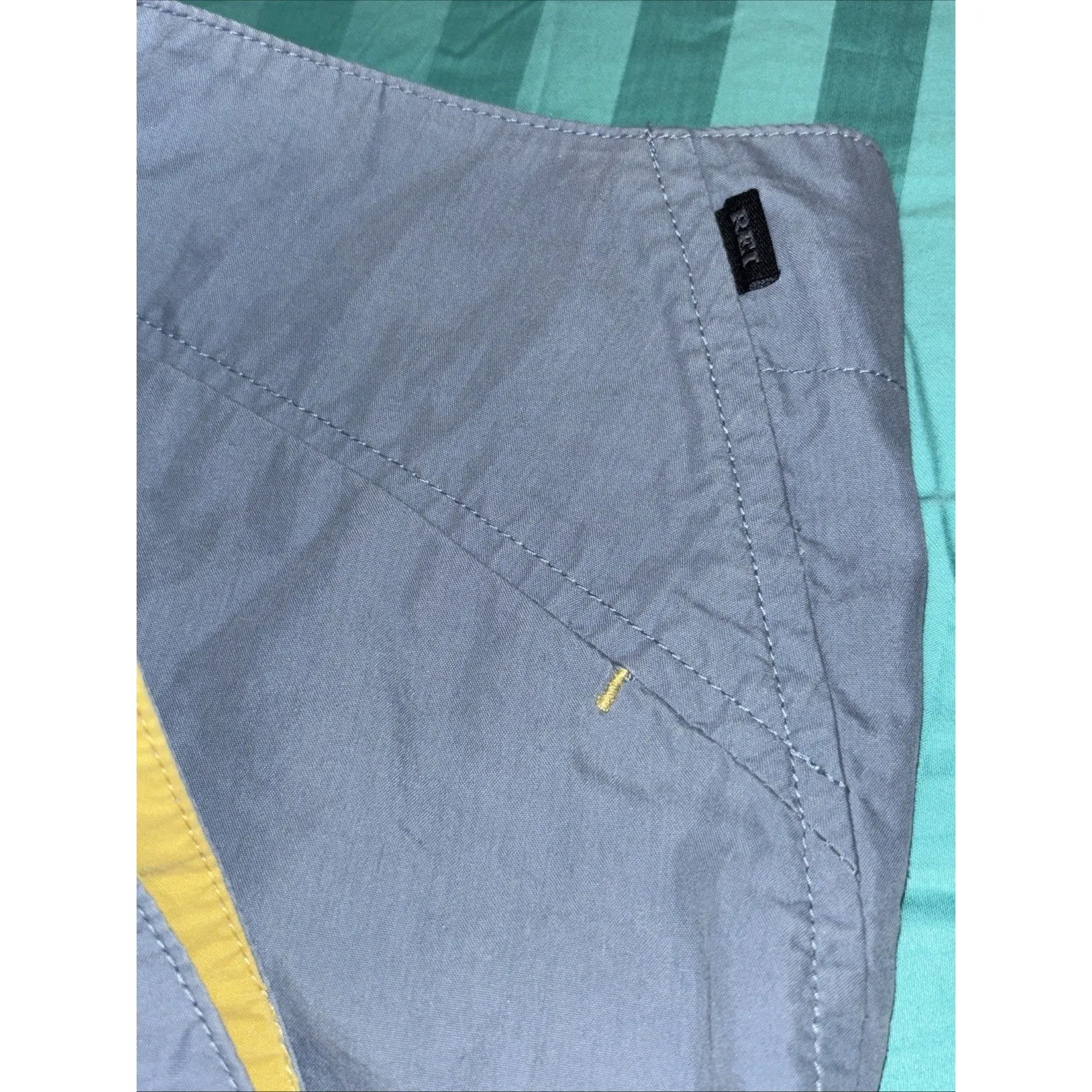 R.E.I. WOMEN'S Powder Blue Shorts Sz 6 Waist 30 Snap Zip Close 6 Pocket - Image 12