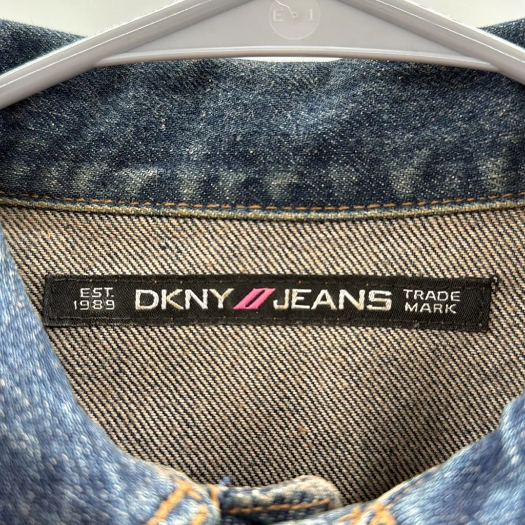DKNY Denim Jacket Women's Size Large Dark Blue Classic‎ Casual Layering - Image 3