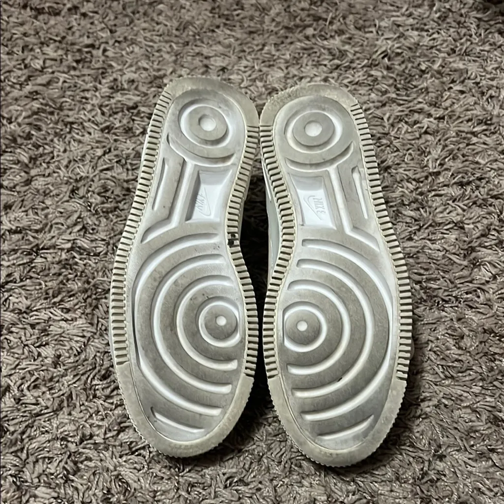 Nike Women's Sneakers - Light Pink and Gray - Image 4