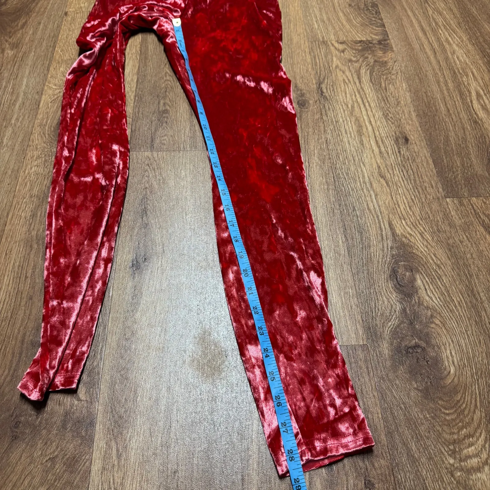 Fabletics High Waisted Crushed Velour Cross Over Leggings Strawberry Red Small - Image 11