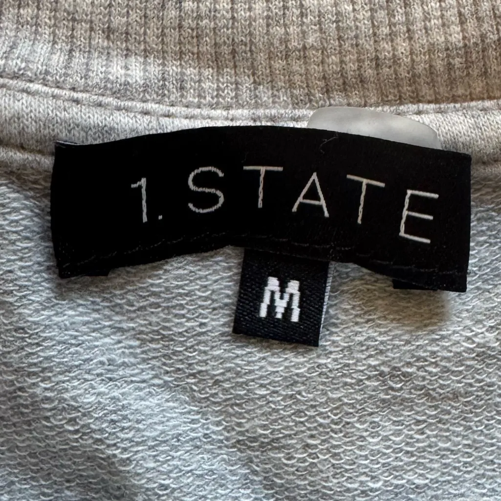 EUC 1. State Gray and White Ruffle Sleeve Sweatshirt Sz M - Image 4