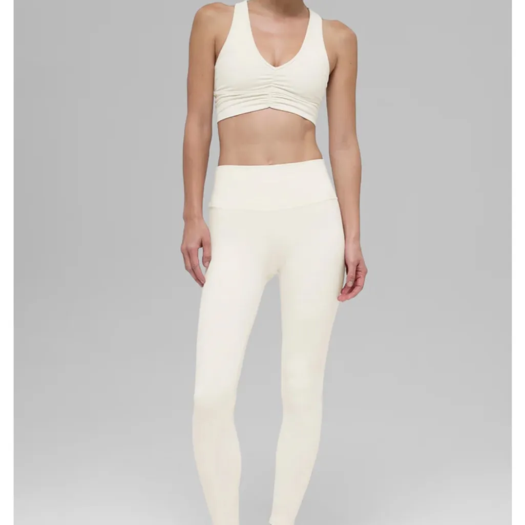 ALO Yoga Women's Ivory Leggings Highwasited - Image 4