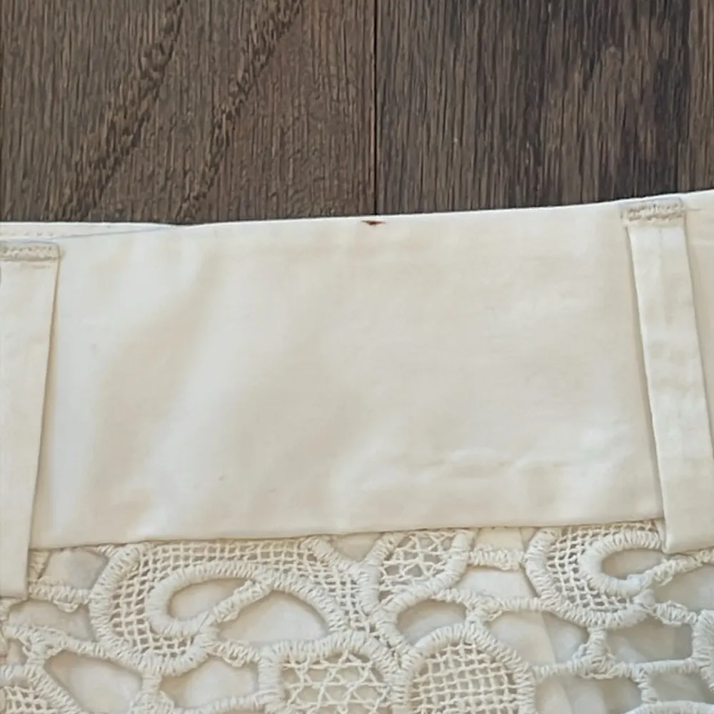 LOFT Cream Crochet Scallop Shorts - Size 00 - Image 7