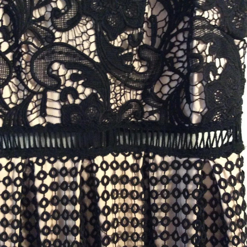 Gorgeous black corcheted dress peek a boos Large L lined stretch sleeveless - Image 4