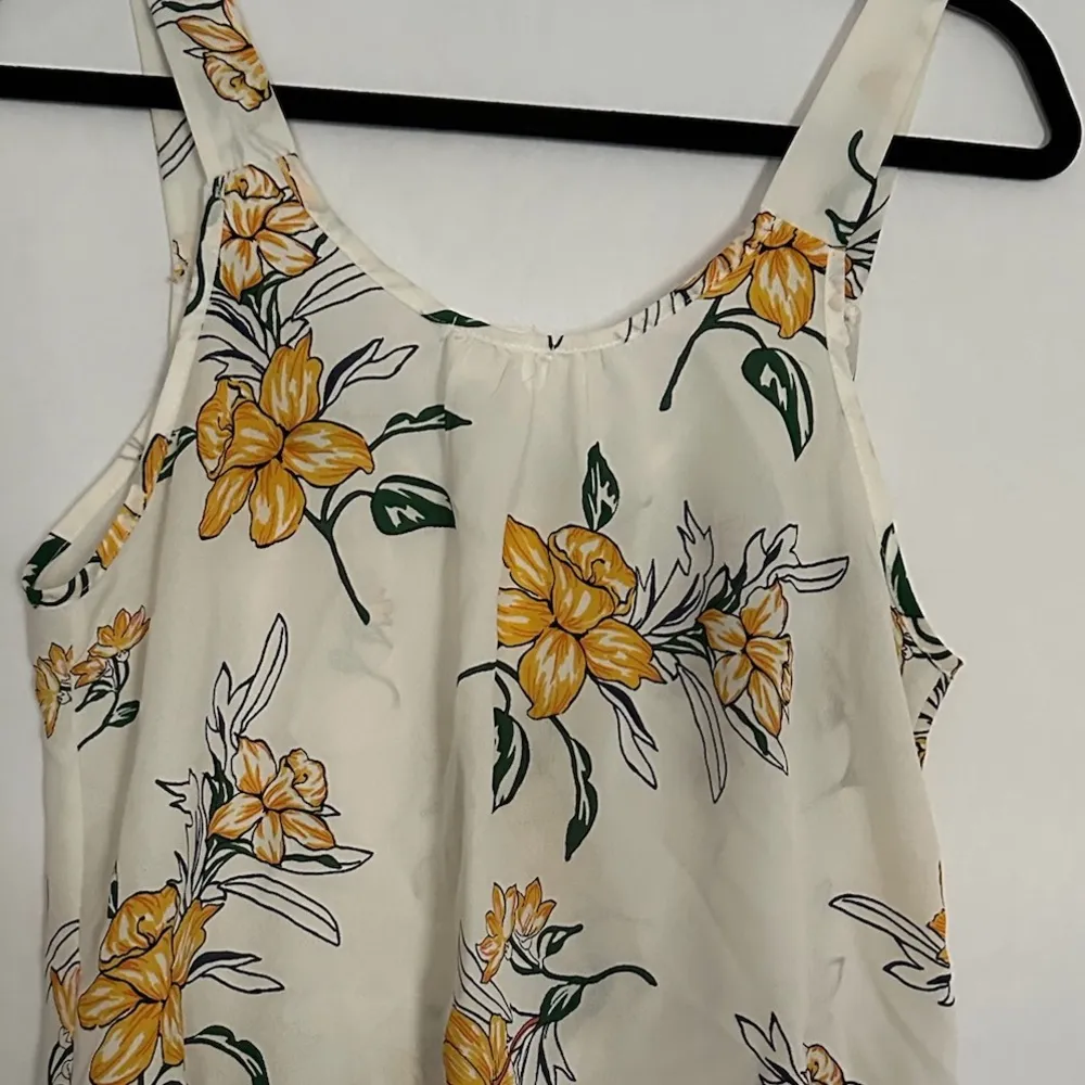 Floral Tie-Front Tank Sleeveless Blouse White Yellow Flowers Medium - Image 9