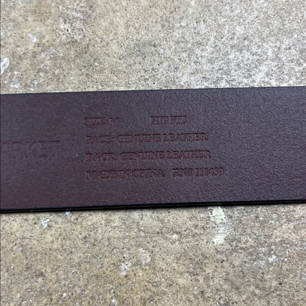 White House Black Market Brown Leather Belt with Gold Buckle
Size: Medium - Image 2