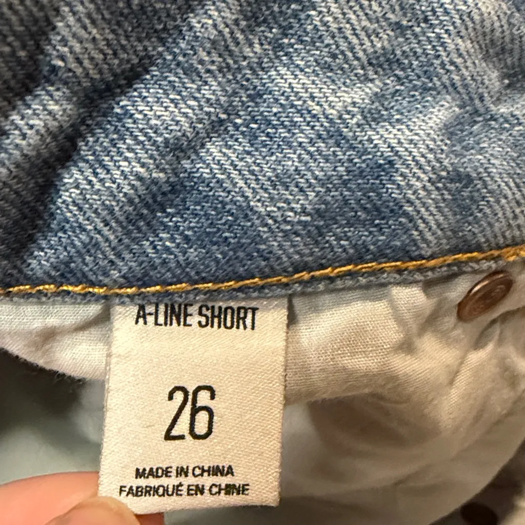 BDG Urban Outfitters- A-Line Raw Hem Light Wash Distressed Denim Shorts- Size 26 - Image 5