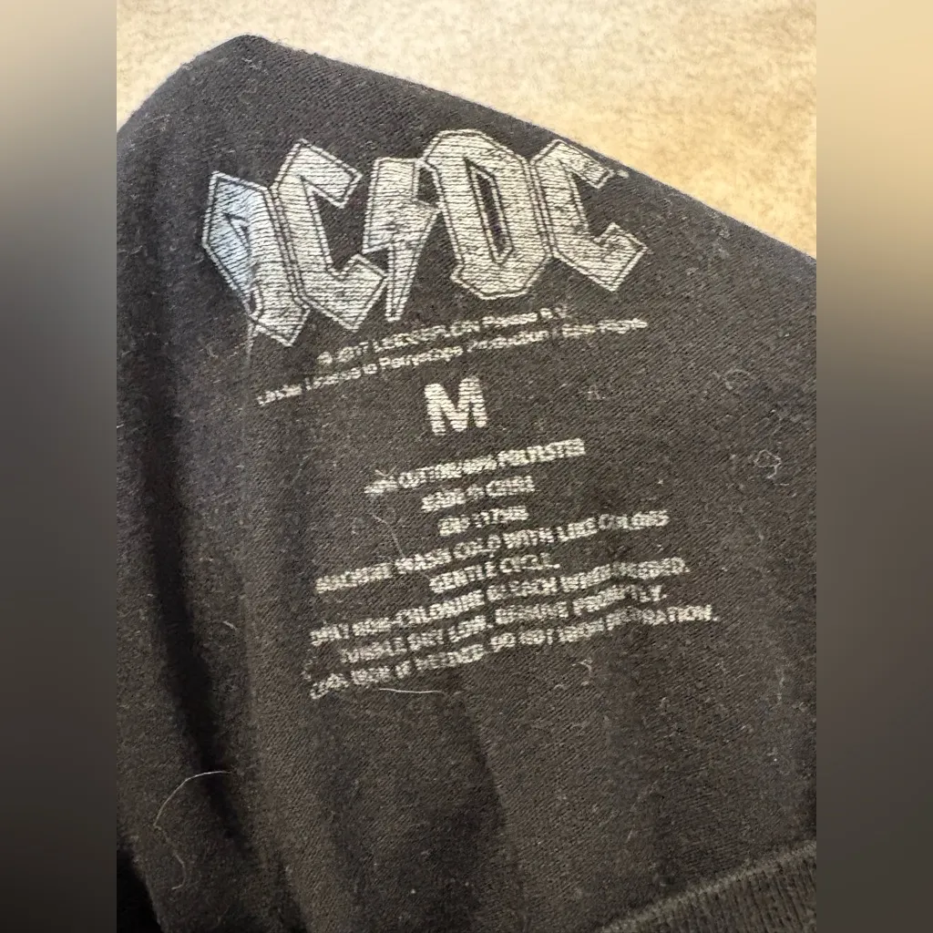 (AC/DC) Split Print Graphic Band V-Neck Mini Dress/Oversized Tee: Size Medium - Image 6