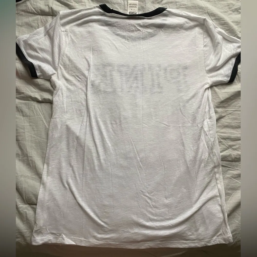 Victoria’s Secret PINK Tshirt Size L - Image 2