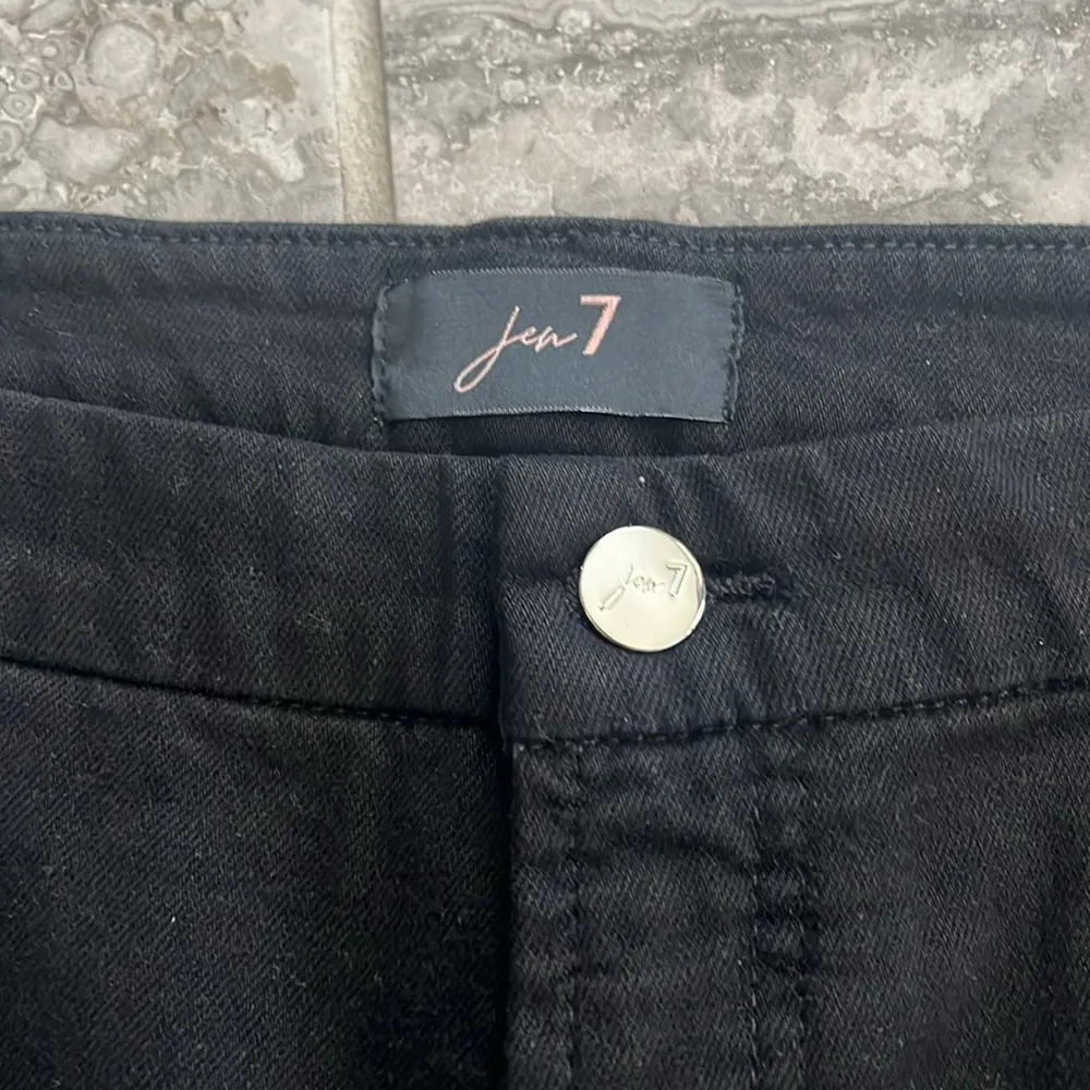 Jen 7 Roll-Hem Shorts in Black, Size 16 New w/Tag - Image 4