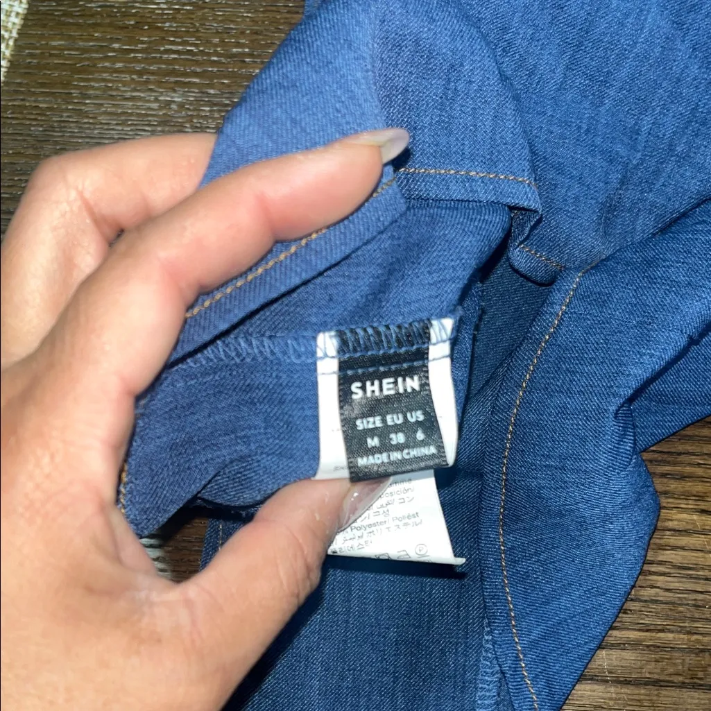 SHEIN Blue Denim Vest with Gold Accents - Image 4