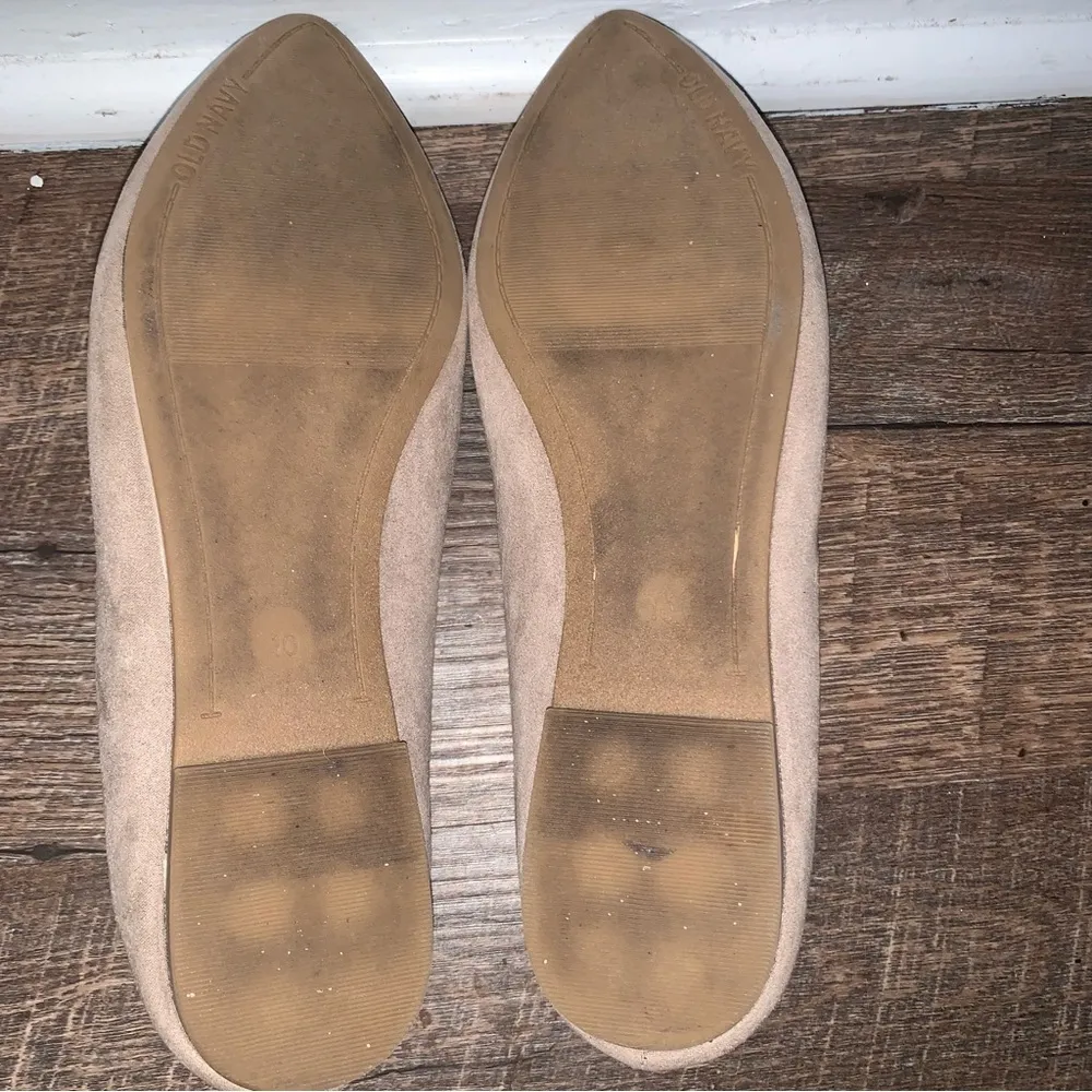 Old Navy Size 10 Flat Shoes - Image 2