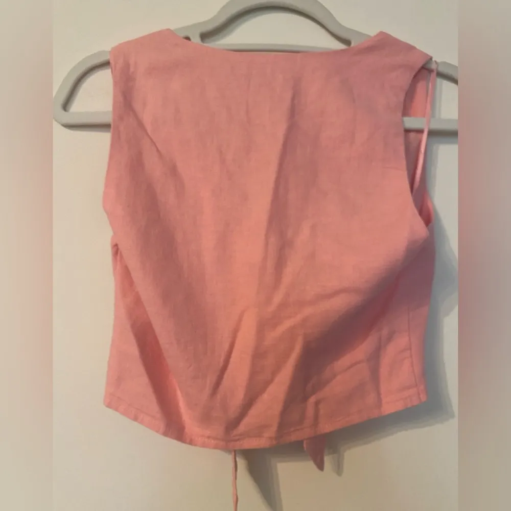 Abercrombie and Fitch Cropped Tie-Front Linen-Blend Top - Image 2