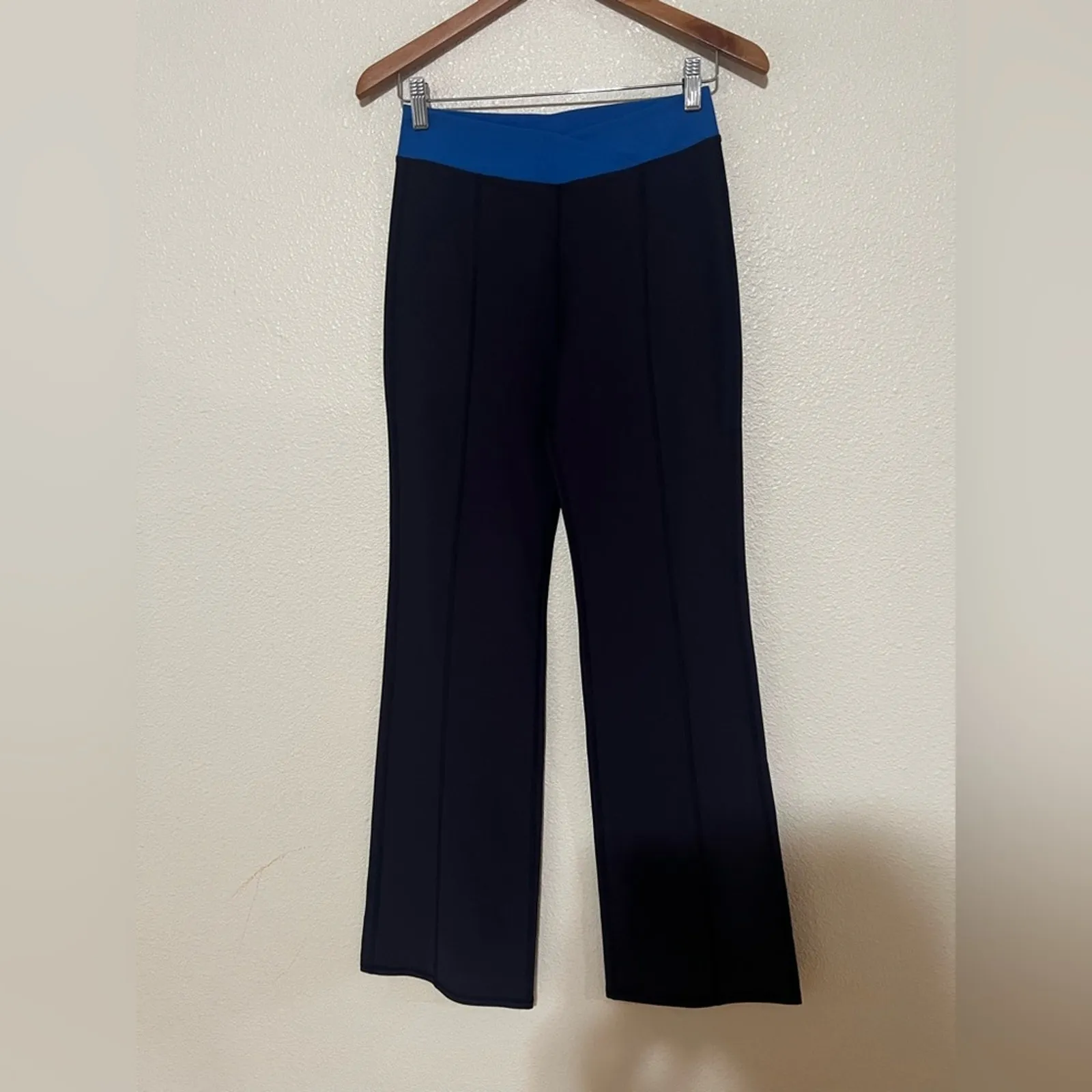SUMMERSALT The Shield Blue Colorblock Cross-Waist Flare Leggings NEW 4 - Image 2
