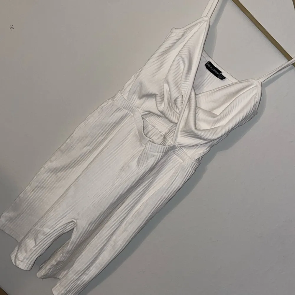 Prettylittlething white ribbed romper - Image 3