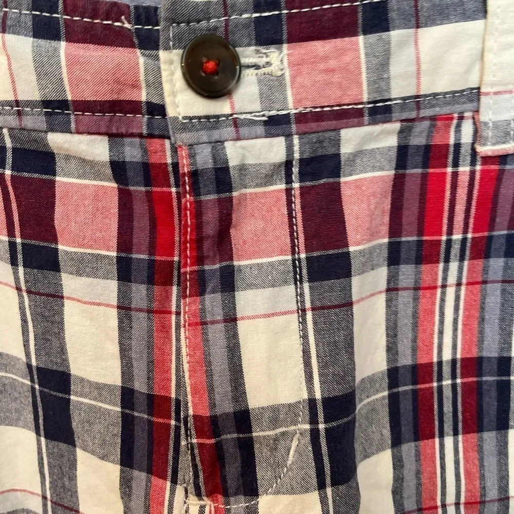 Bass Heritage madras red/white/blue plaid flat front Bermuda shorts pockets. 8 Red - Image 2