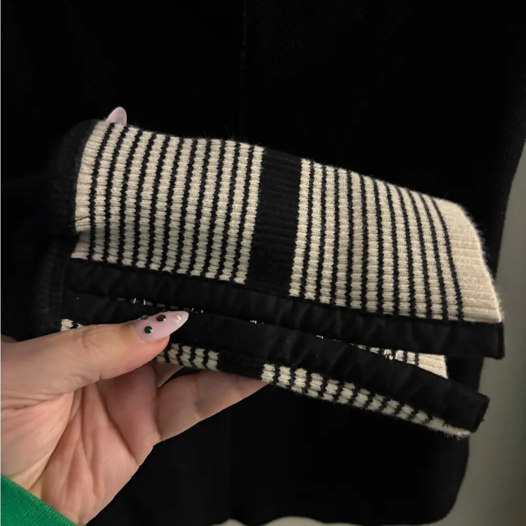 We The Free Black Thermal Size Medium - Image 6