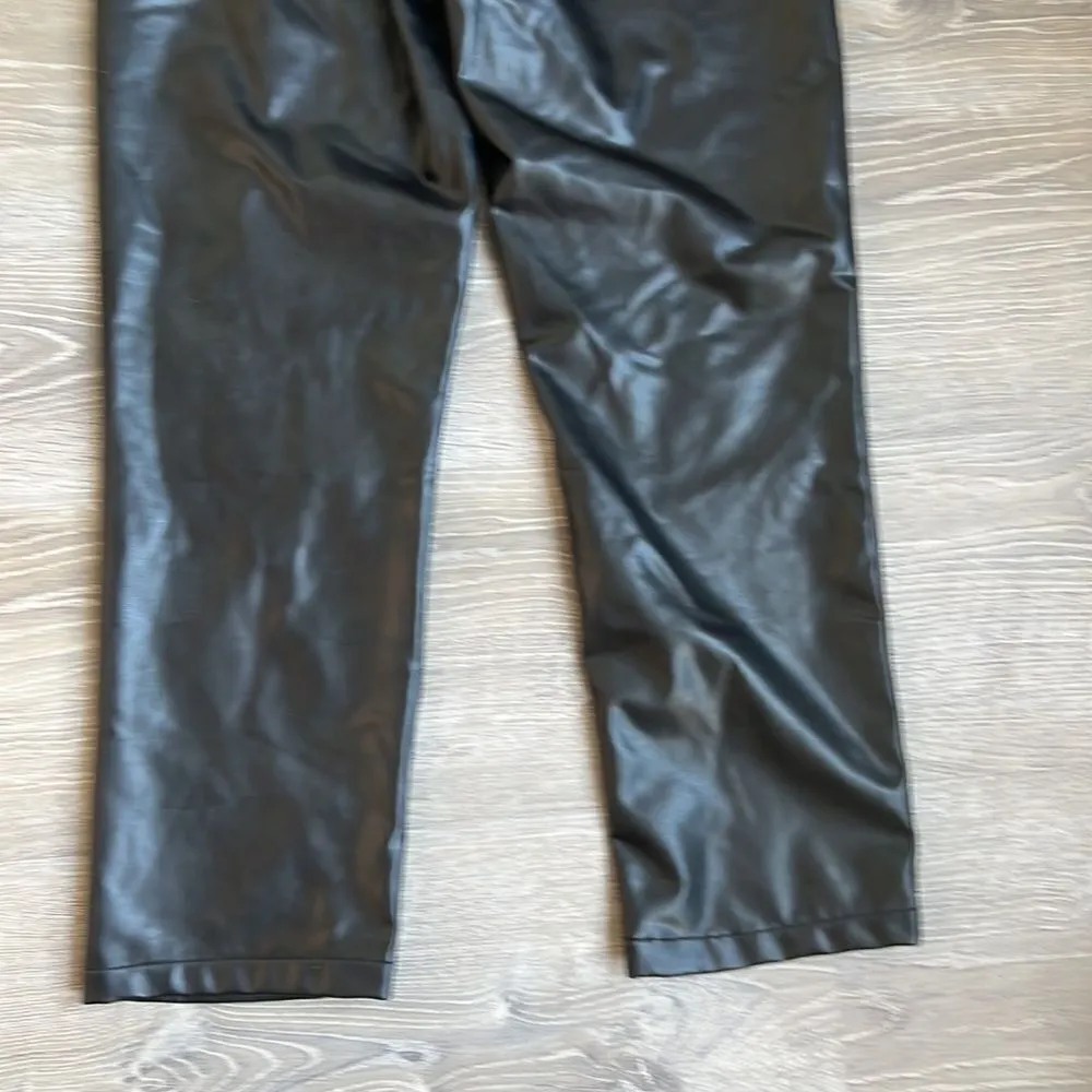 Abercrombie and Fitch Curve Love Vegan Leather 90s Straight ultra high rise - Image 12