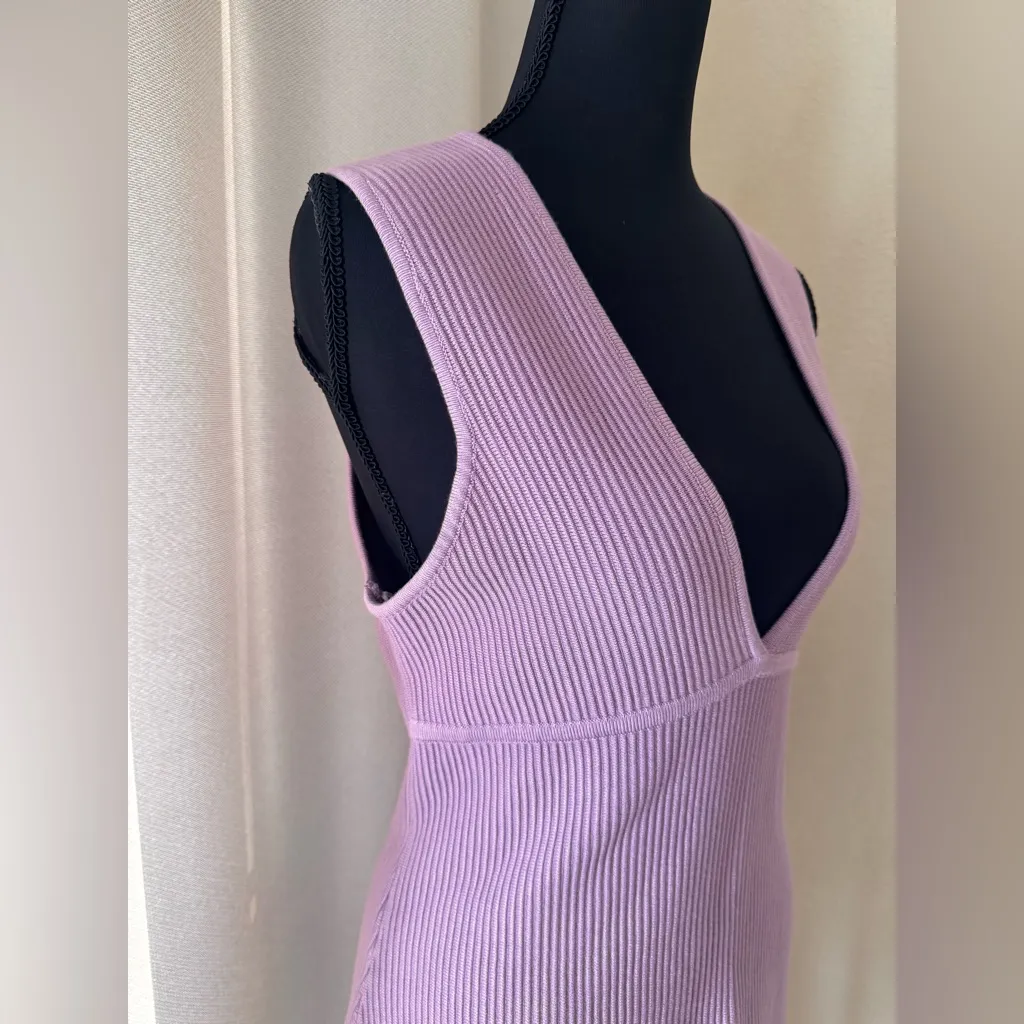 House of Harlow 1960 Lavender Plunge V - Image 4