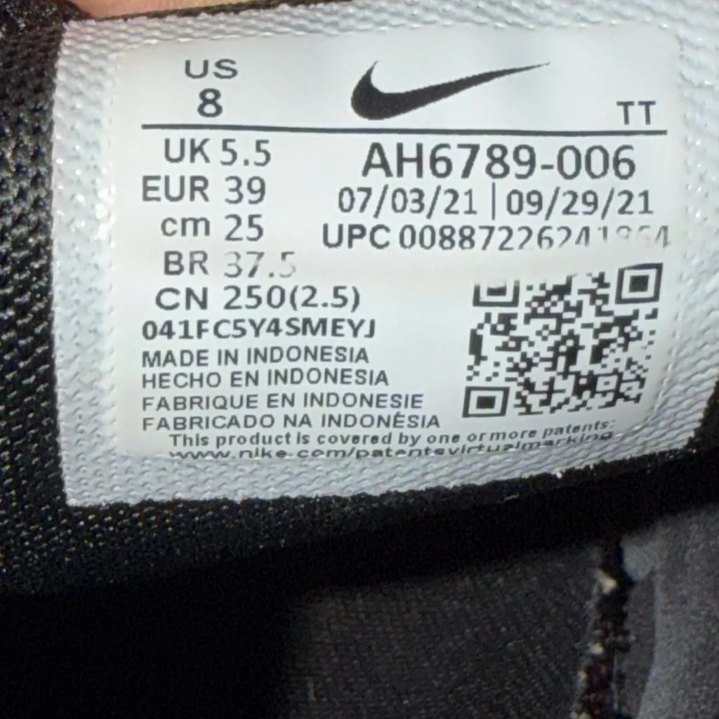 Nike Air Max 270 Triple Black Sneakers - Image 6