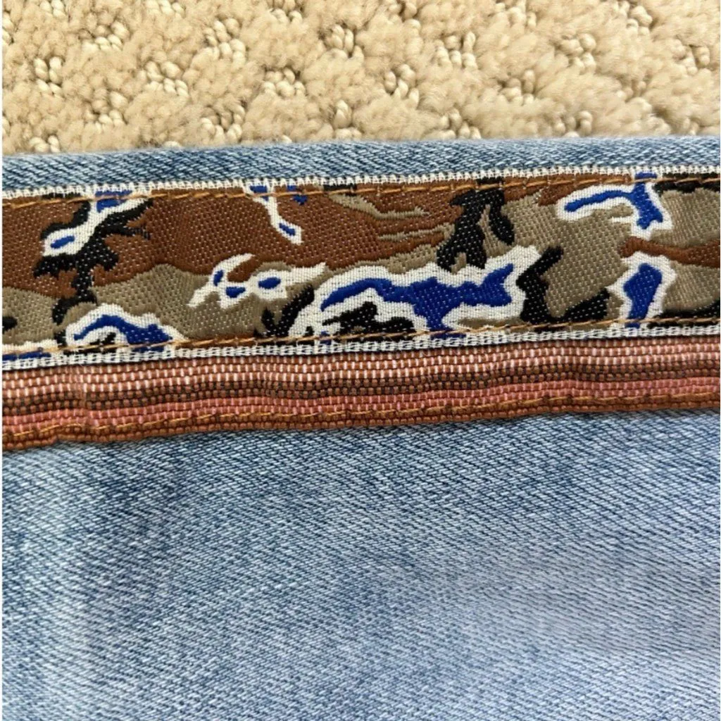 Anthropologie Pilcro Slim Boyfriend Camo Print Jeans 27 Womens Blue NEW - Image 4