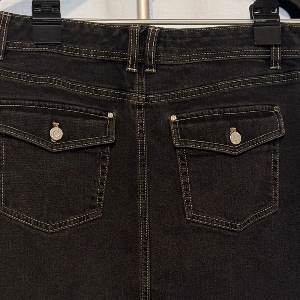 White House Black Market Denim Skirt, Black&White Stitching, Great Condition - Image 9