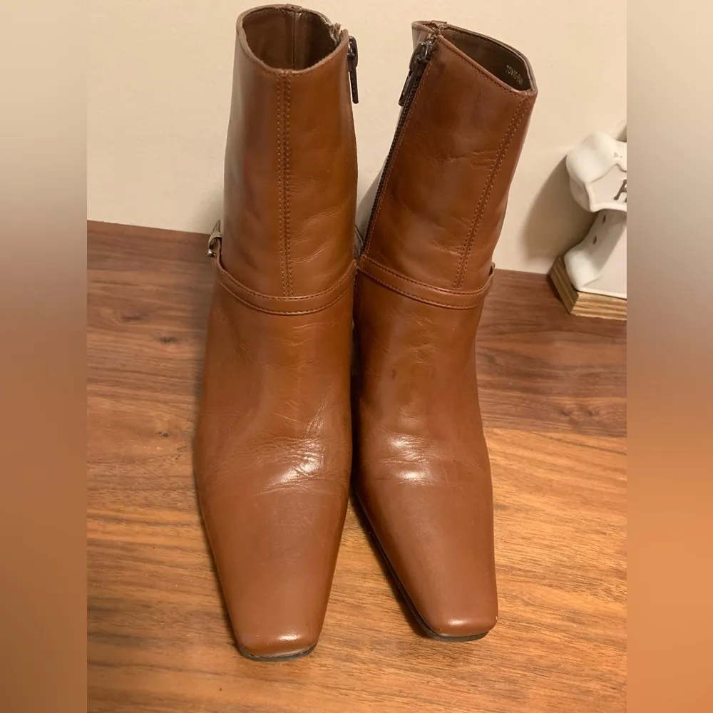towns heeled booties size 8 1/2 M - Image 2