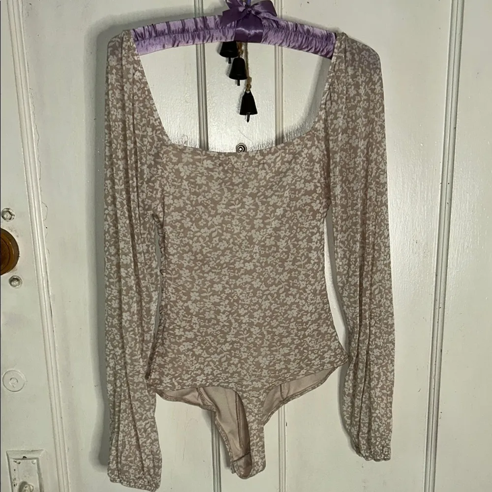 Frye Tan and White Smocked Bodysuit with Long Sleeves - Image 7