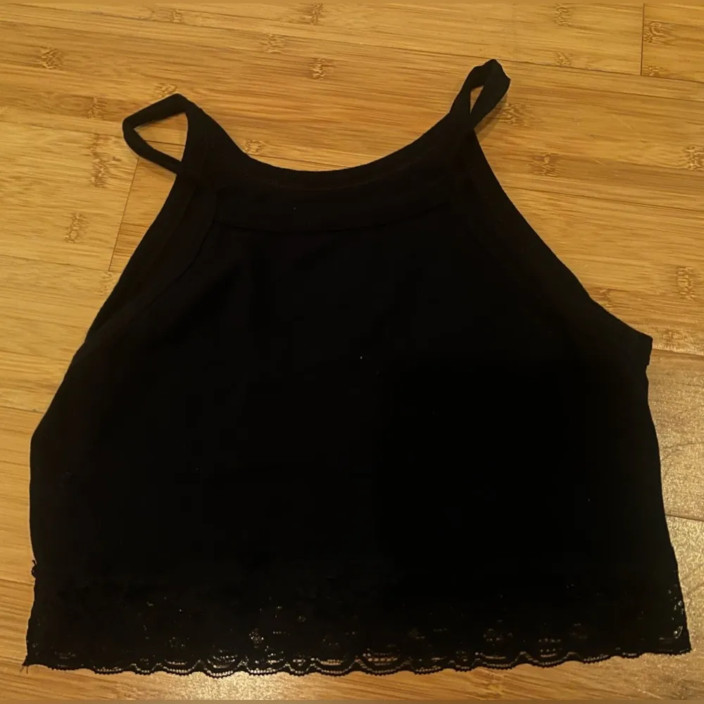 Black Lace Crop Top High Neck - Image 2