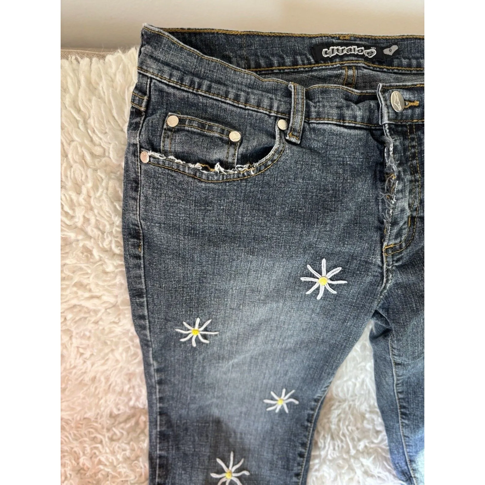 ULTRALOVE Hippy Boho Faded Daisy Embroidered Flared Raw Hem Jeans Jr 9 or W’s 4 Blue Size undefined - Image 3