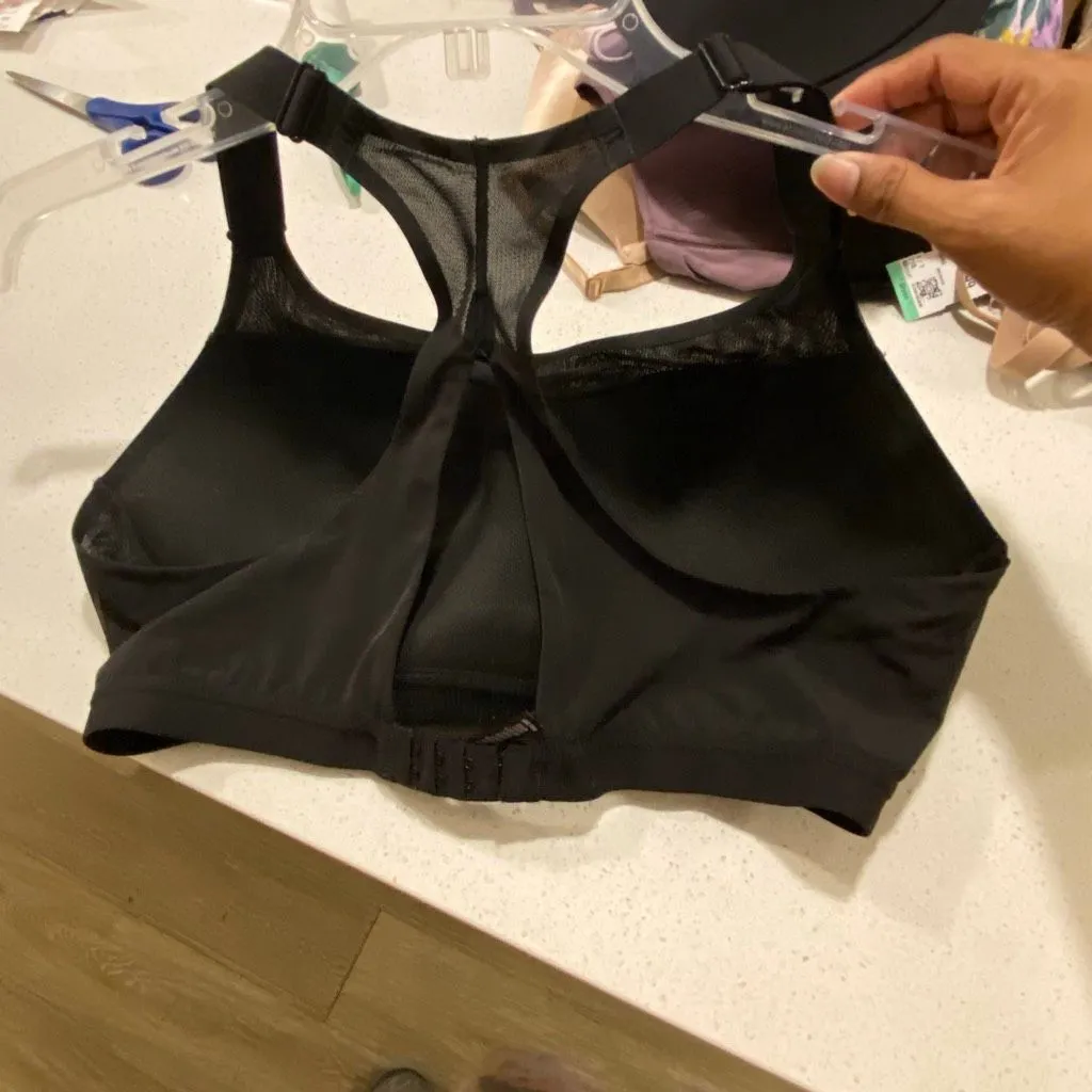 Victoria’s Secret incredible sports bra size 38D - Image 4