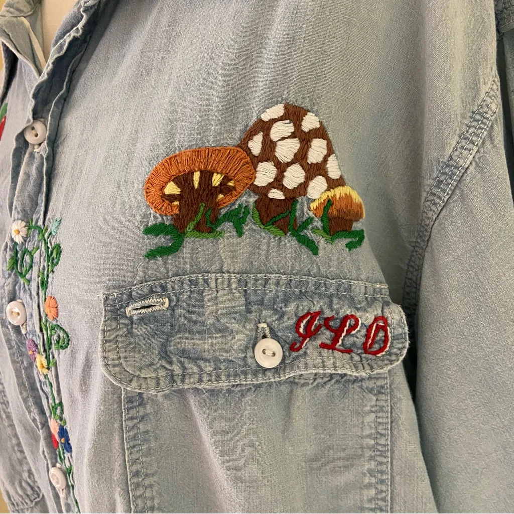 70s Vintage Embroidered Big Mac Button Up Top Blue Size M - Image 4