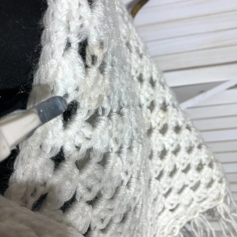 Vintage Handmade Crocheted Wool Shawl Wrap Cream OS White Size undefined - Image 7