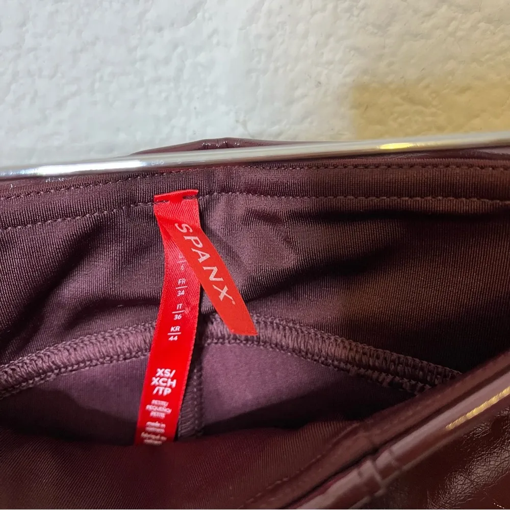 Spanx Faux Patent Leather Leggings Ruby Burgundy Glossy Womens Size XS - Image 10