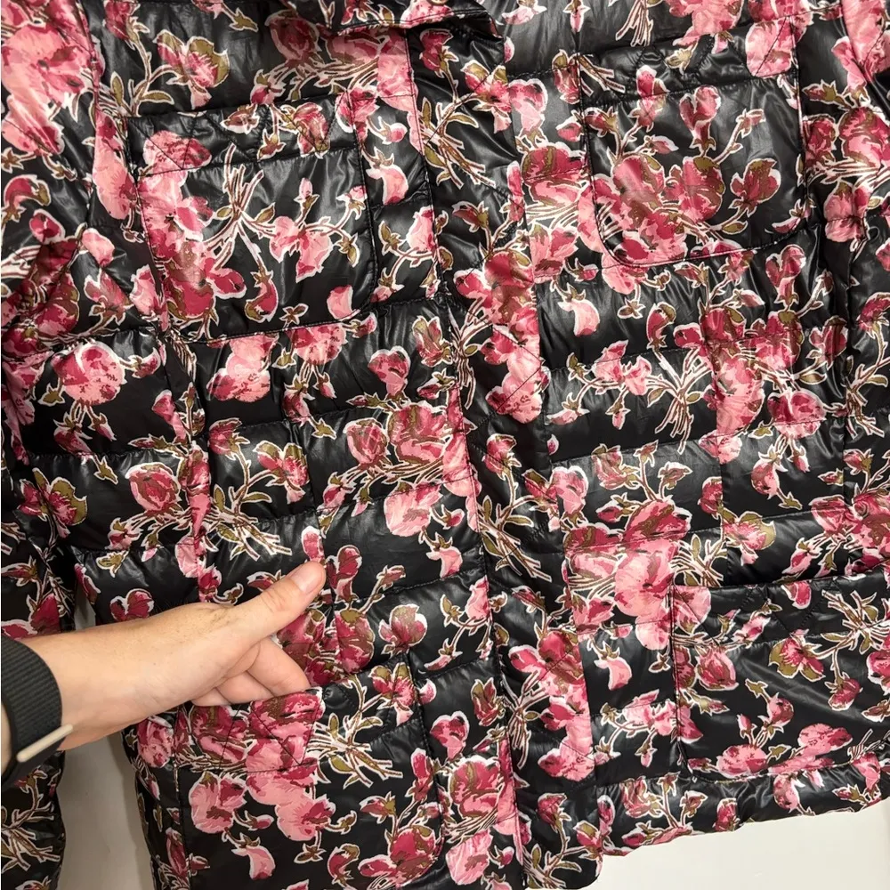 Lands’ End Lightweight Packable Down Puffer Jacket in Pink Floral Print - Image 5