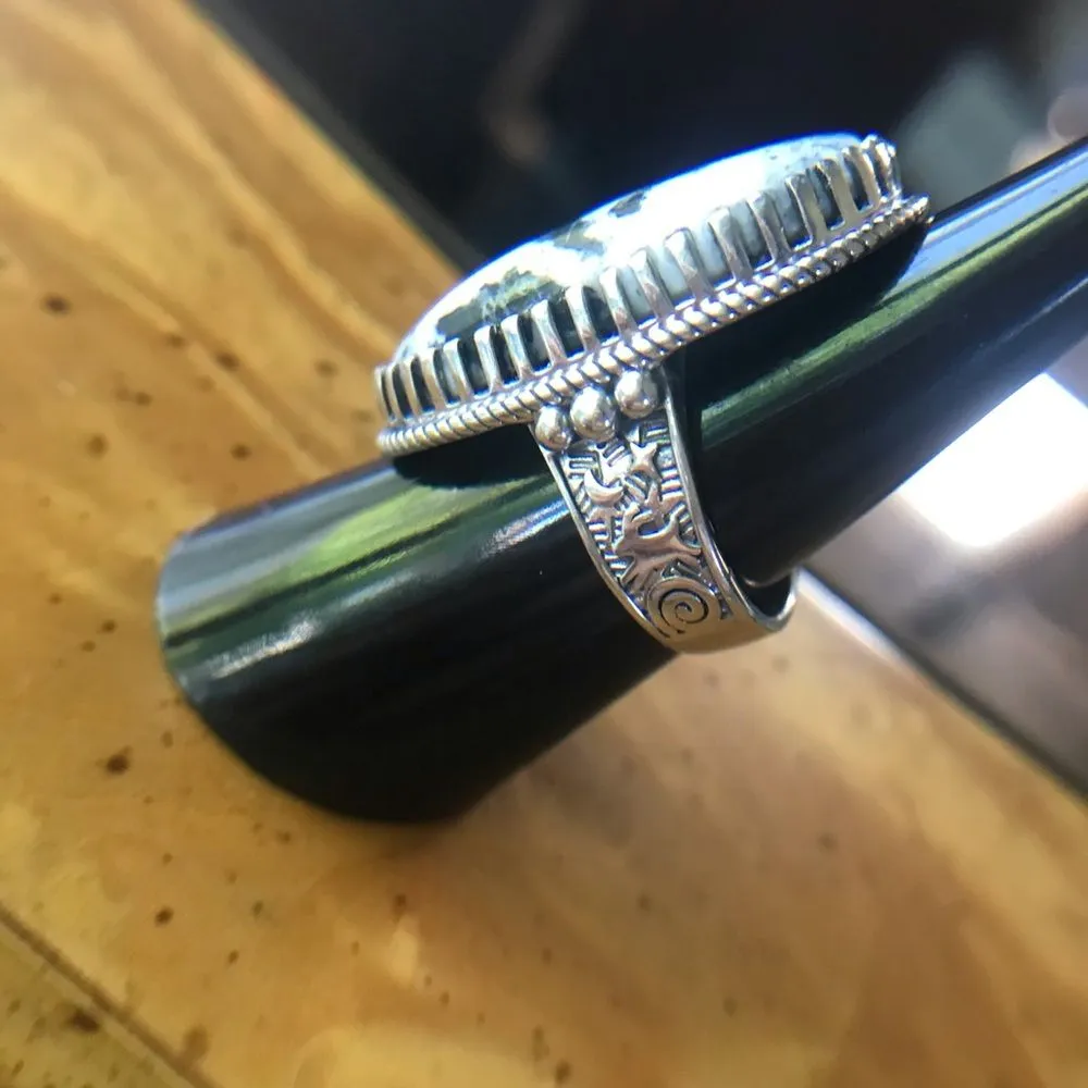 Natural White Buffalo Sterling Silver Cocktail Ring Size 6 - Image 3