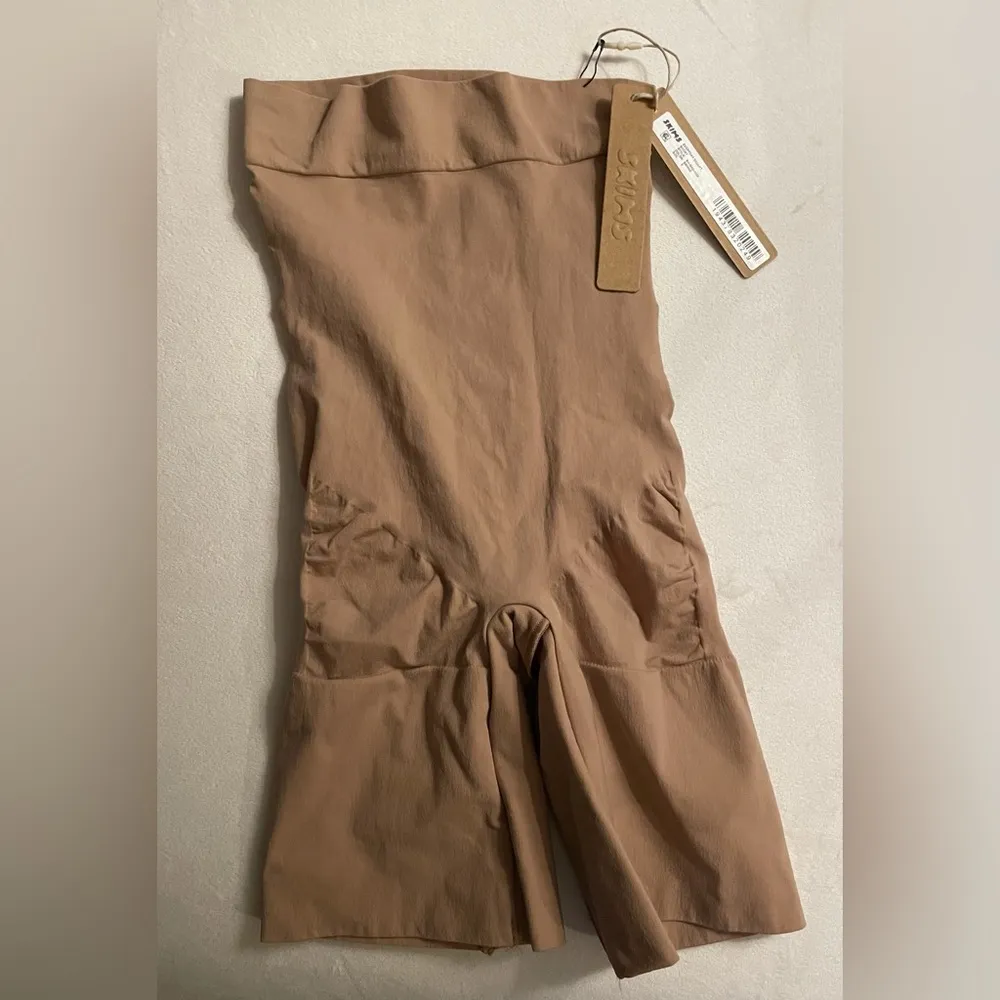 NWT Skims Sculpting Shorts Size S Sienna Color - Image 4