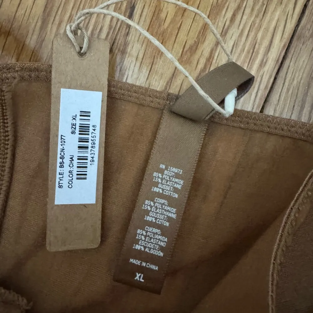 SKIMS Size XL Glissenette Chai Scoop Neck Sheer Bodysuit Shimmery Golden - Image 9