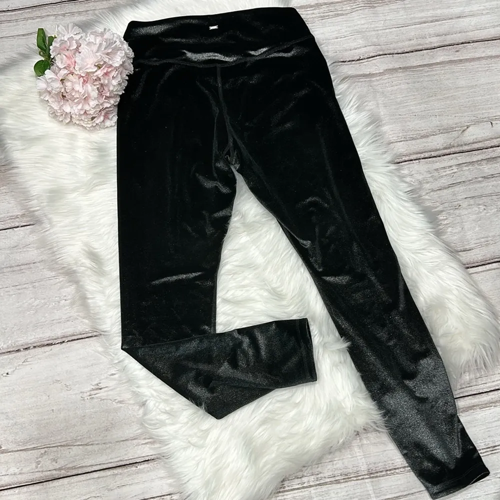 PINK
ULTIMATE BLACK SHINE HIGH-WAIST LEGGINGS - Image 9