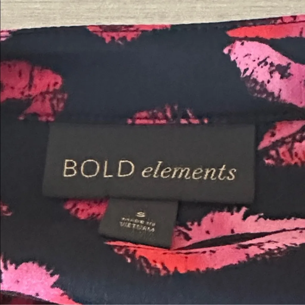 Bold Elements  Black and Red Lip Print Blouse NEW - Image 4