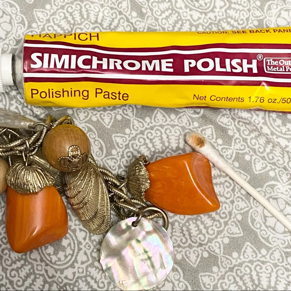 Vintage Orange Bakelite Mother of Pearl Shell Nautical Theme 7.5” Charm Bracelet - Image 5