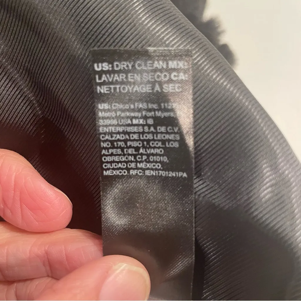 White Black Faux Fur Vest Women M Black Stand Collar Pockets Classic Plush Warm - Image 6