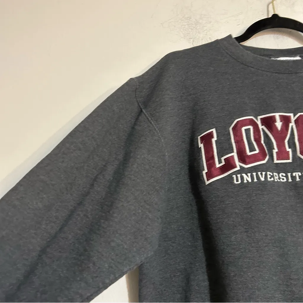 Champion Loyola University Chicago Gray Crewneck Sweatshirt Size Medium Varisty - Image 3