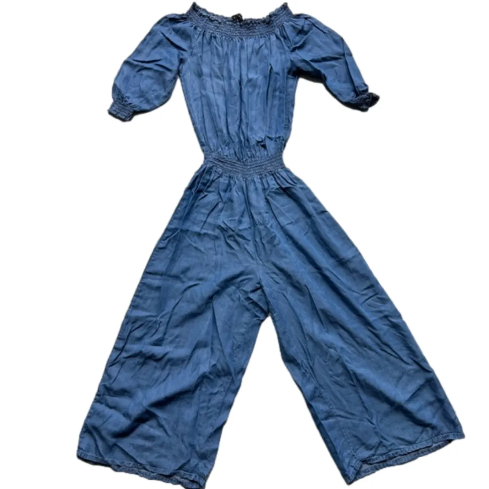 Kaiser wide leg chambray jumpsuit on/ off shoulder size medium - Image 4