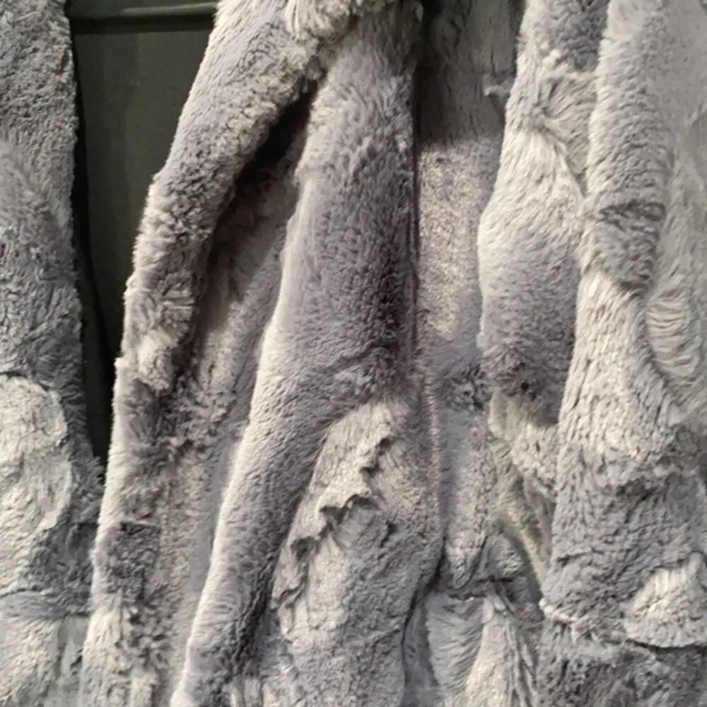 JET John Eshaya Women's Petite Gray Light Purple Faux Furry Coat Jacket P/S Size undefined - Image 5