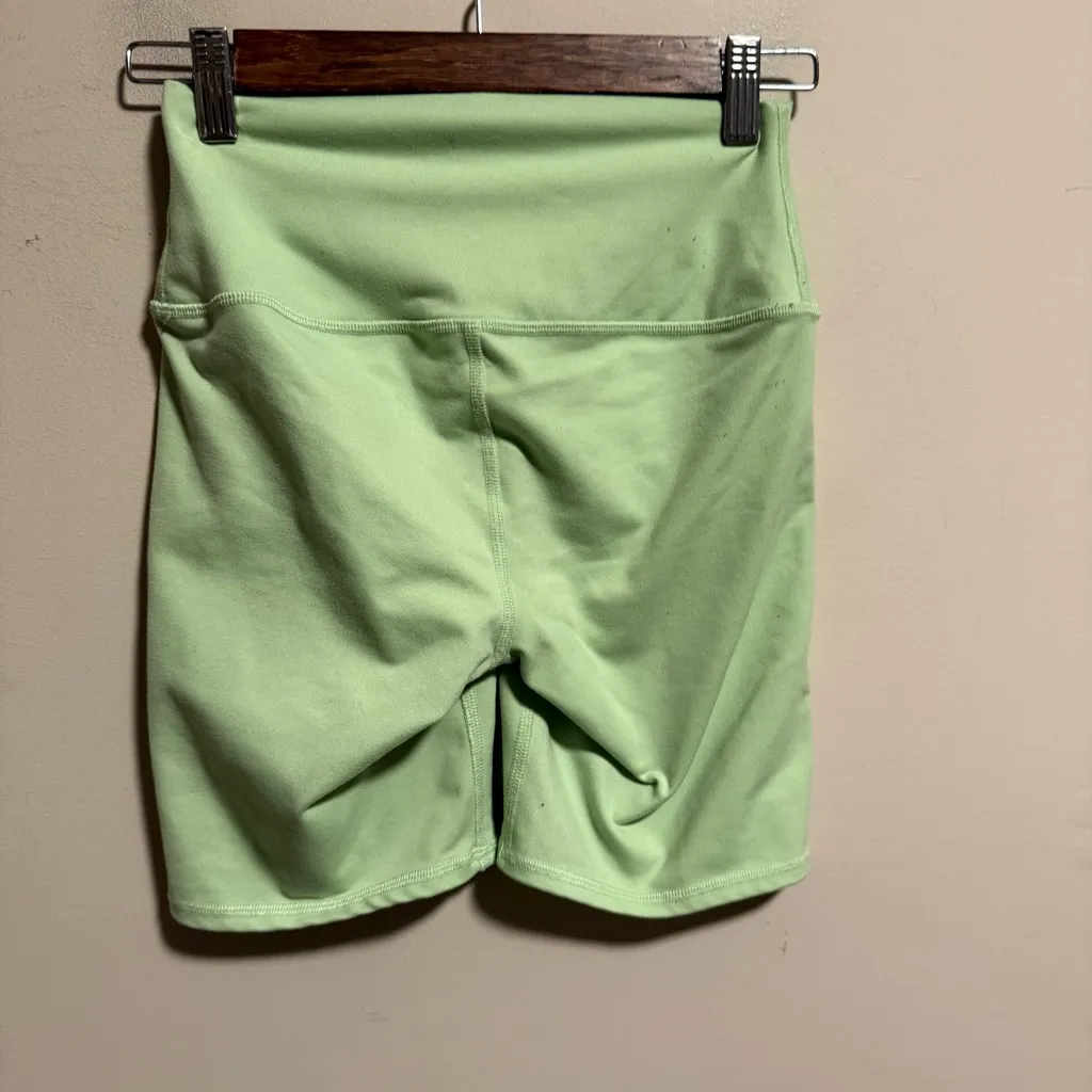 ALO Yoga Green Bike Shorts High-Rise Performance- Size XS - Image 2