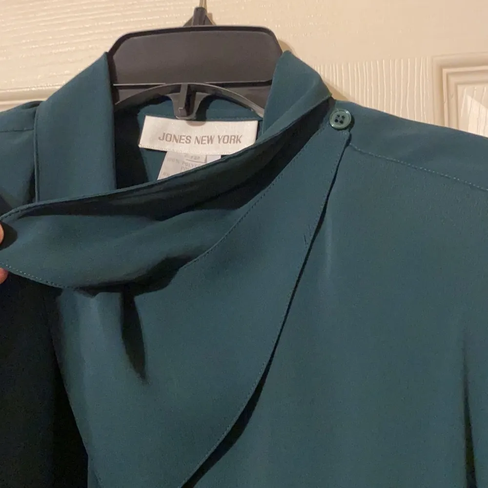 80/90s Jones New York button neck sheer blouse - Image 4